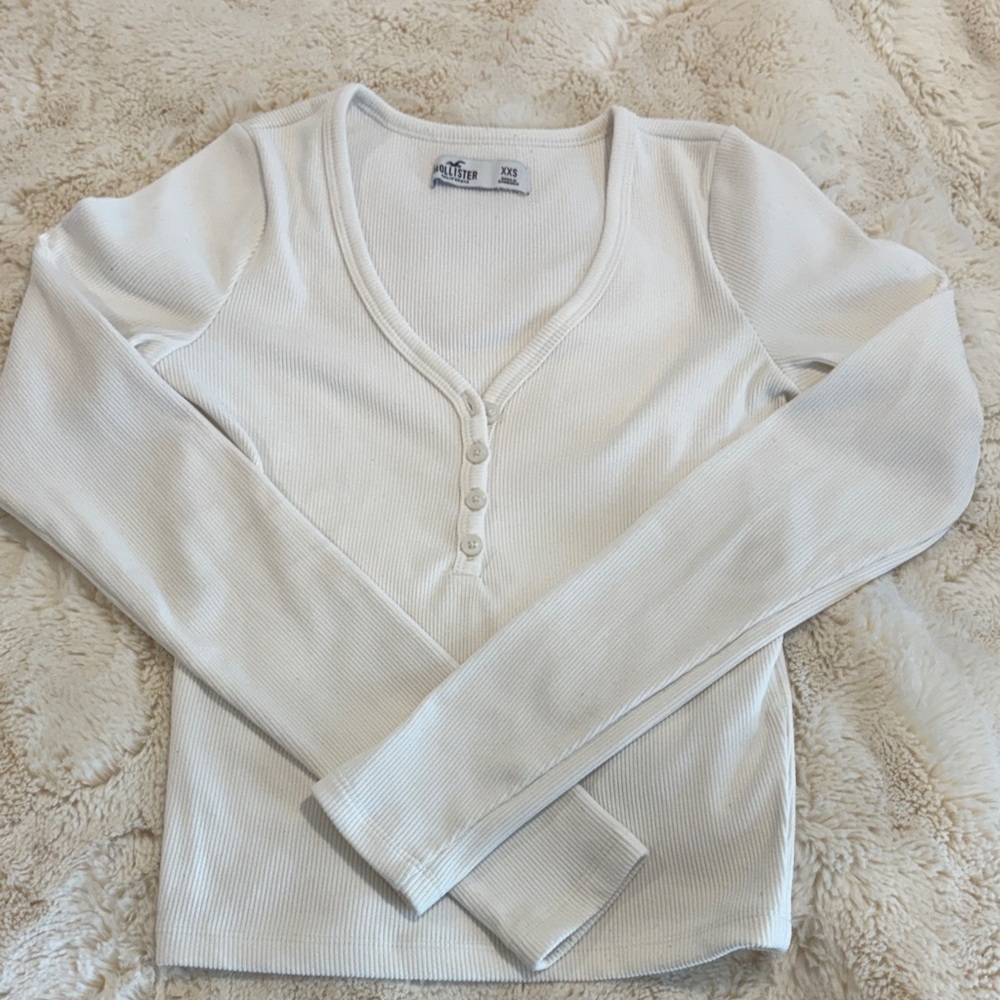 Hollister White Ribbed V-Neck Buttoned Women's Top